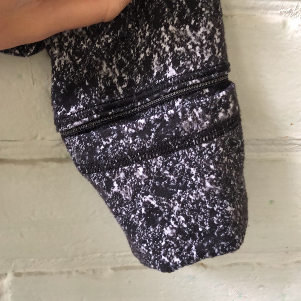 Lululemon thermal soft and warm top - Picture 3 of 6